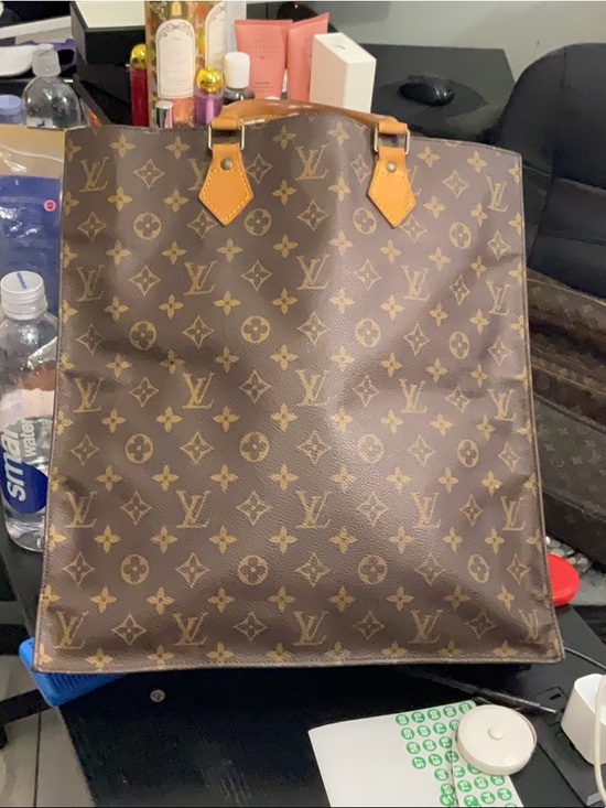 Handbags - Lv plat sac gym
